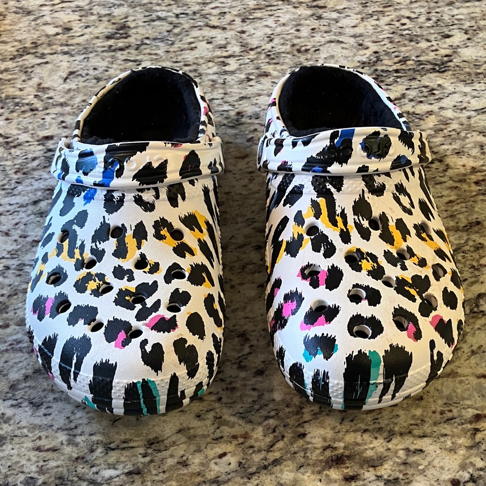Crocs Classic Lined Clogs Leopard Print Mens 8 Womens 10 Slip-On Comfort Shoes - Picture 2 of 10